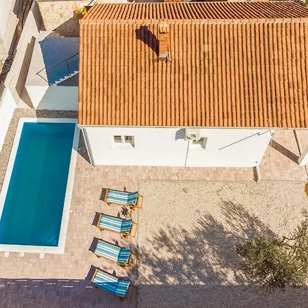 Poolincluded Barba * Skabrnje