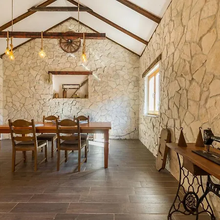 Poolincluded Barba Holiday home *