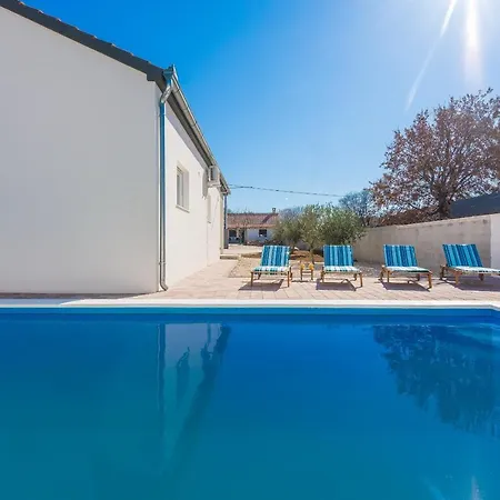 Poolincluded Barba Skabrnje