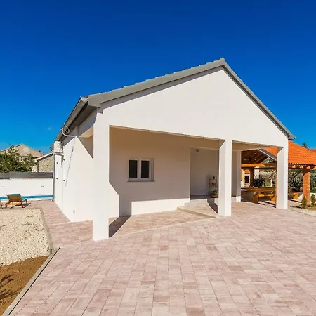Poolincluded Barba Casa vacanze Skabrnje
